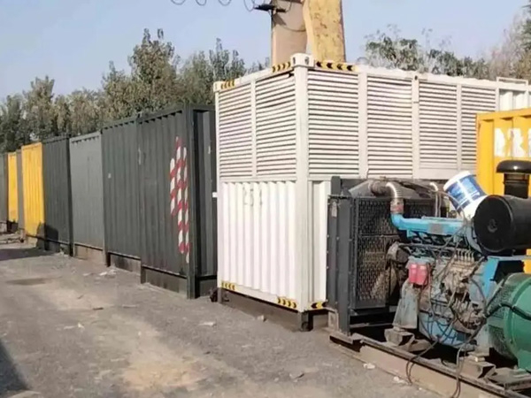 叉河镇200KW柴油发电机机组每小时油耗是多少?